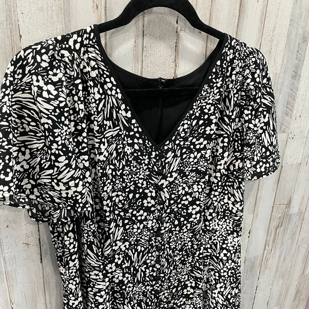 Talbots Floral Short Flutter Sleeve Buttons Retro… - image 3